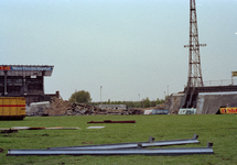 835285 Afbeelding van de sloop van het Stadion Galgenwaard (Stadionplein) te Utrecht.